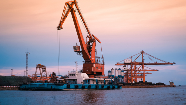 美国盯上中国制造起重机，工程机械龙头股价集体下滑