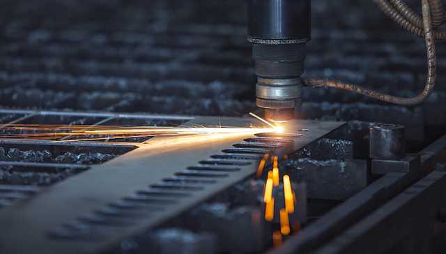 政策利好叠加换代周期，超20只工业母机概念股涨停