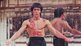 国产片出海，如何才能倒退二十年？