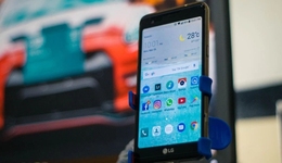 手機(jī)玩家“戰(zhàn)”AI，OPPO向左，魅族向右