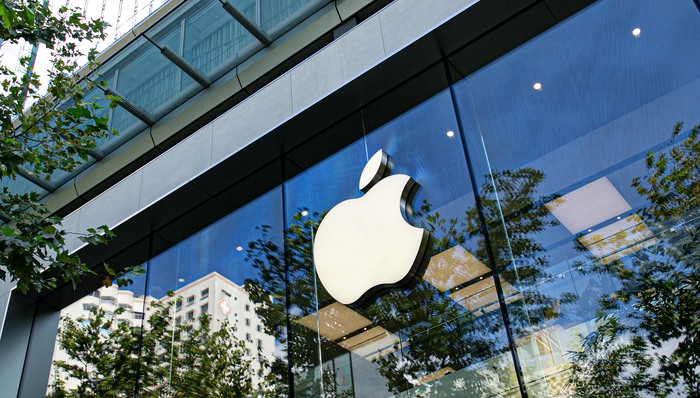 放弃造车的苹果坐不住了：年内将披露更多AI计划