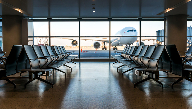 上海东方枢纽国际商务合作区如何便利人员进出？境外人员自浦东国际机场入区无需中国签证