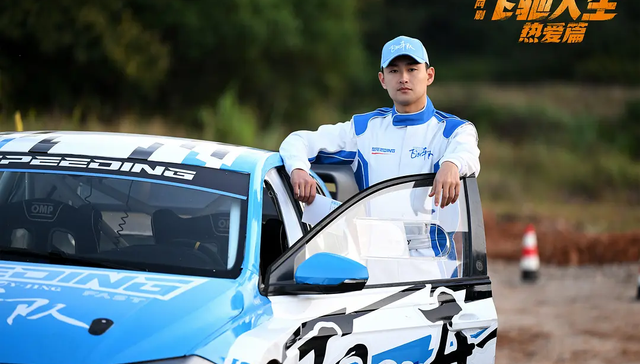 《飞驰人生》衍生网剧开播，影剧联动窗口期拉近成新趋势