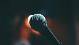 年轻人正在抛弃KTV