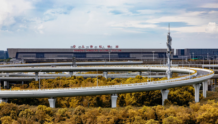 虹桥国际开放枢纽建立三年，商务区经济指标高于全市平均水平