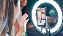 帶不動貨的明星，正在批量逃離直播間