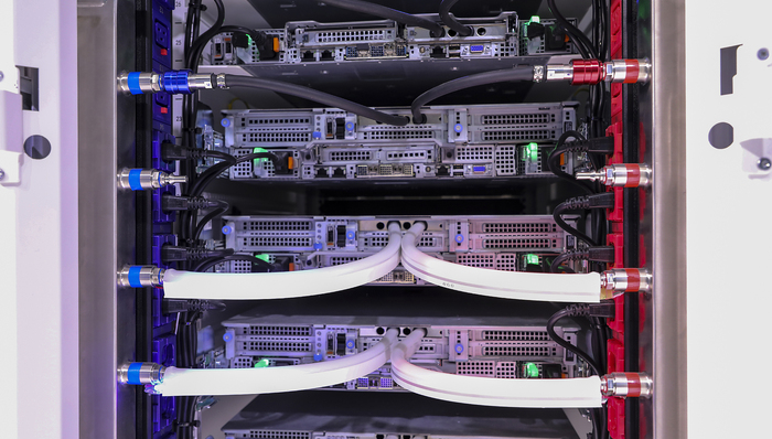 股价飞涨、全球抢购，服务器厂商成为第一批吃到AI红利的公司