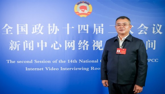 福耀玻璃副董事长曹晖：应优化“限高”政策，保障失信人员基本出行自由｜两会·民企之声