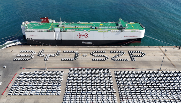 比亚迪滚装船结束首航，被欧洲视为中国汽车制造商的敲门之旅