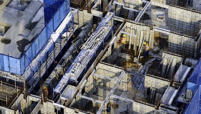 政府工作报告提出优化房地产政策，今年稳楼市措施有望继续推出 | 两会·最热烈