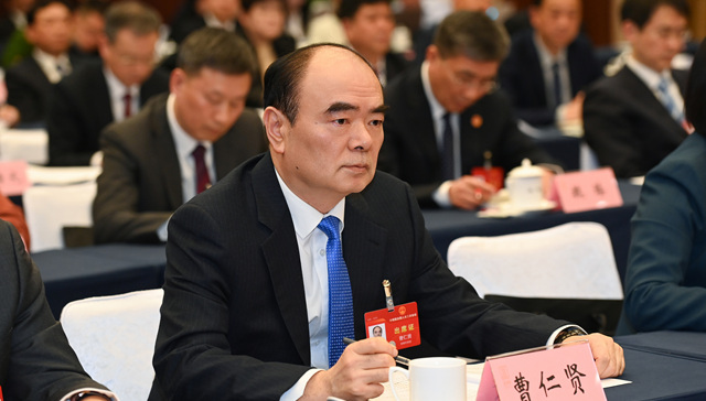 缺少收益保障，阳光电源董事长曹仁贤呼吁稳定可再生能源发电电价|两会·最希望