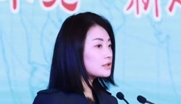 今天，宗馥莉“接棒”后首次公开亮相