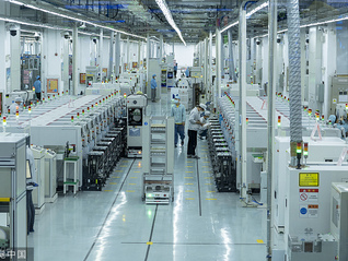 【专访】世界经济论坛“灯塔工厂”负责人：第四次工业革命如何重塑人与制造业？