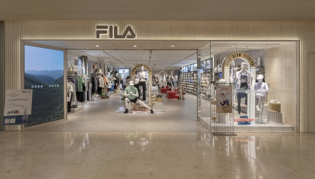 面对挑剔的女性消费者，运动品牌妇女节选择惯性营销