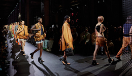 Miu Miu红到发紫！2023年销售增幅超过爱马仕