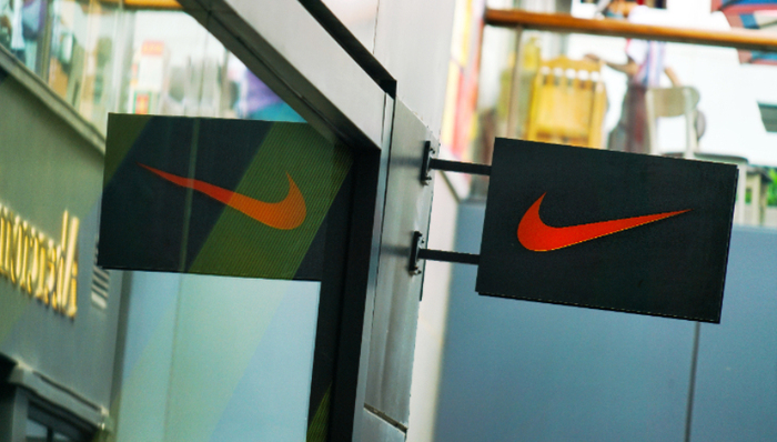 潮流文化,耐克,折扣,多元化,