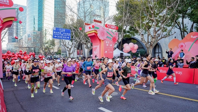 越来越多专业跑鞋品牌盯上了女跑者