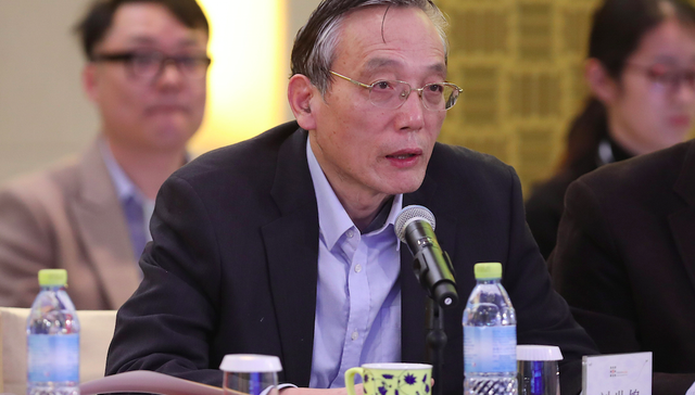 刘世锦：不要再按所有制来区分企业，要更大力度保护企业家精神