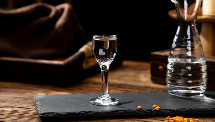 青海春天,听花酒,宣传谎言,被戳破,连续4年,亏损,这下,真栽了