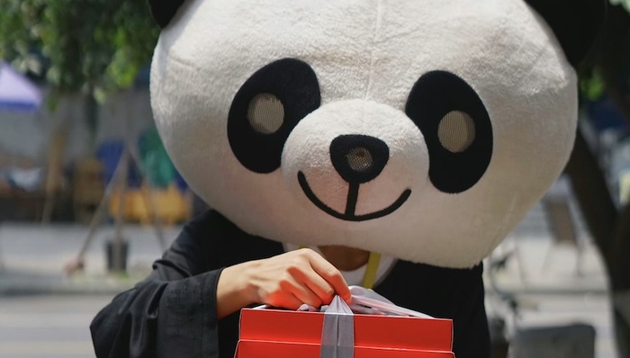 “熊猫不走蛋糕”老板“走了”，千名员工被欠薪