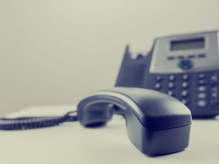 【评论】电话打不通、邮件/互动不回复，上市公司不应藐视投资者权益