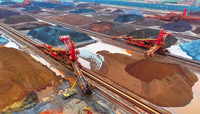 港口持续累库，铁矿石价格却为何大涨超5%？