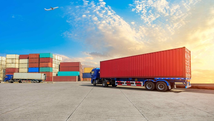 新疆要包邮，谁在抢占新商流？