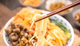 一碗粉，一个新职业，一条“回家”的路