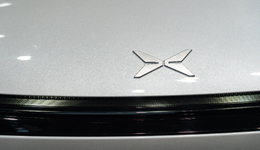 小鵬汽車一年賣了14萬輛車，虧了近104億元