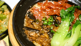 煲仔飯發(fā)展報告2024：賽道進入“精耕細(xì)作”階段，多個區(qū)域霸主誕生