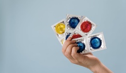 利润高达1000%，大厂加码千亿“羞羞生意”