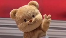 黄油小熊背后，是表情包IP的泡沫经济危机