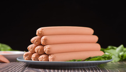 股價大跌，雙匯發(fā)展去年營收、凈利雙降，預(yù)制菜能否成為新增長點？