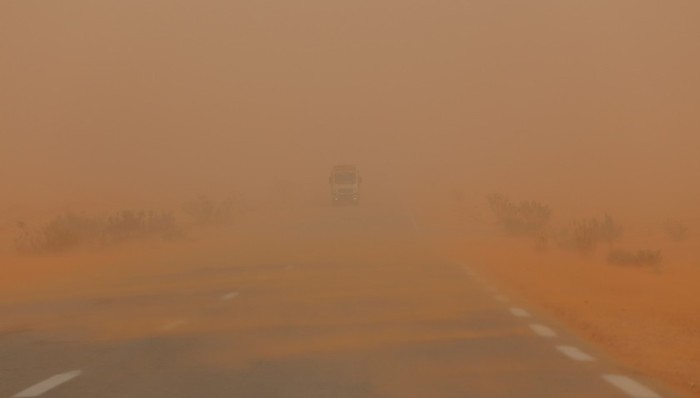 今春首次跨境传输型沙尘天气来袭，京津冀等11省份现扬沙或浮尘天气