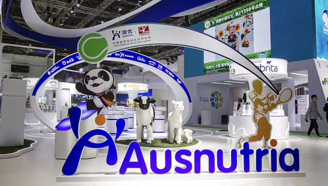 澳优的利润跟着出生率一路下跌