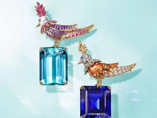 蒂芙尼创新演绎彩虹“石上鸟”，FRED阳光珠宝系列糅合盛夏风情 | 是日美好事物