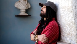 找来古驰前任创意总监能救Valentino吗？