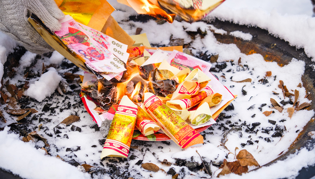 南通禁止制售冥币纸钱引热议 当地商家：“没有生意做了”