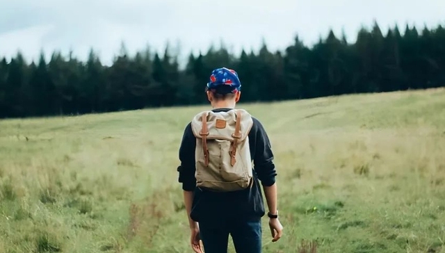 流行趋势,年轻人,户外运动,徒步,