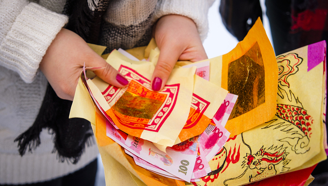 中国人烧钱的习俗为何源远流长？| 清明节