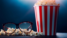 《草木人间》复制《河边的错误》？文艺电影夹缝中营销