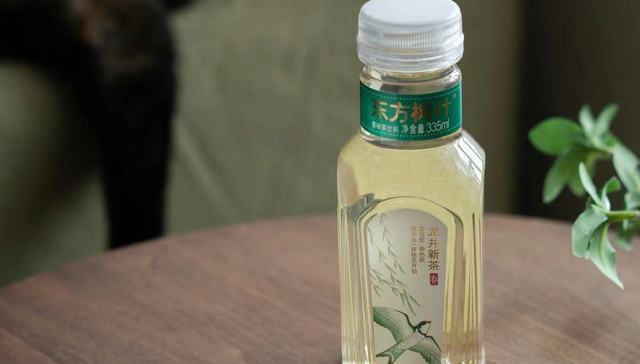 东方树叶的龙井新茶卖爆说明无糖茶赛道更细分了