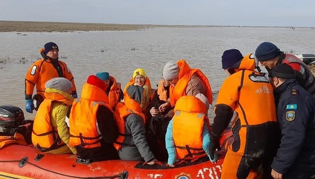 哈萨克斯坦,洪灾,俄罗斯,决堤