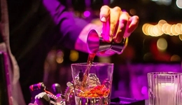 年轻人的夜生活，从抛弃“海伦司们”开始