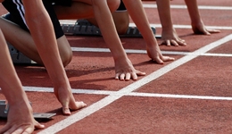 10万大众爱好者，涌入田径场地赛