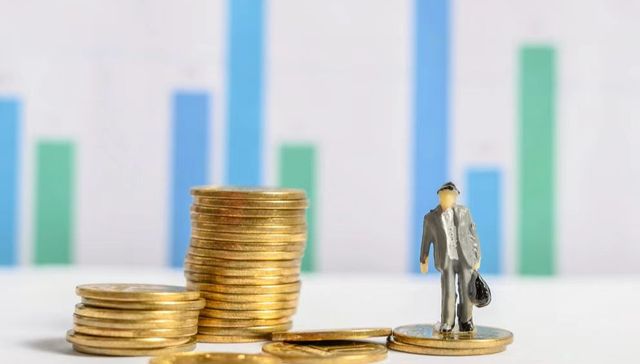 清明假期后首个交易日：A股三大指数集体回调，创业板指跌近2%