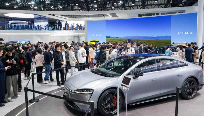 没能一炮打响的智界S7选择降价重新发布