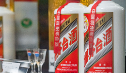 跌跌不休，茅臺(tái)被年輕化反噬？