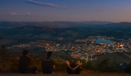 從大廠離職后，年輕人開始回到縣城