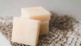 数读“奶酪”：明星单品奶酪棒，何以陨落？